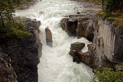 09 Sunwapta Falls From Icefields Parkway.jpg